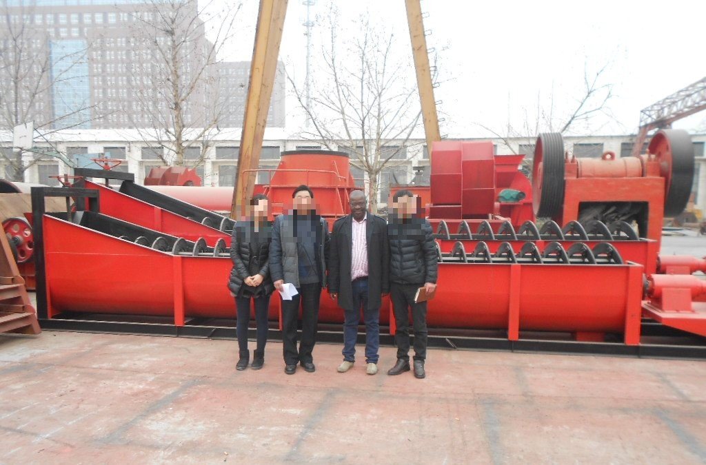 Customer group with spiral classifier set